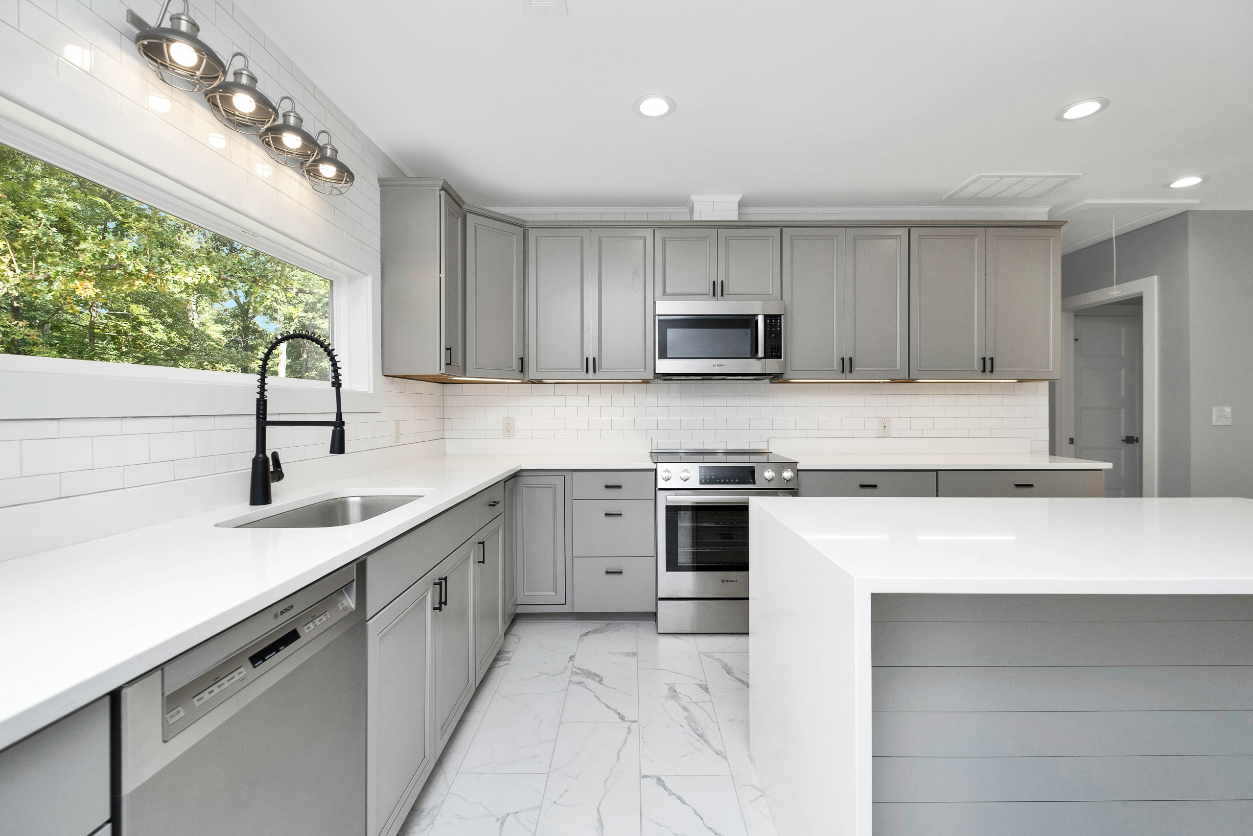 Why You Should Hire a Kitchen Remodeling Company Instead of DIY
